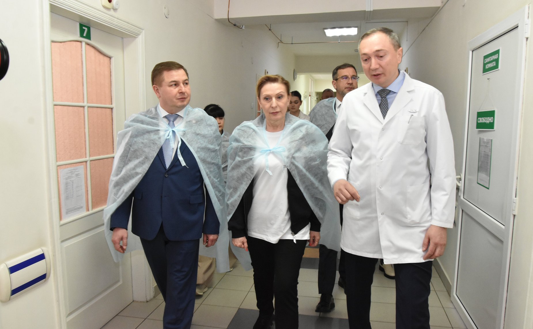 Сенаторы посетили Республиканский клинический госпиталь для ветеранов войн Минздрава Чувашии