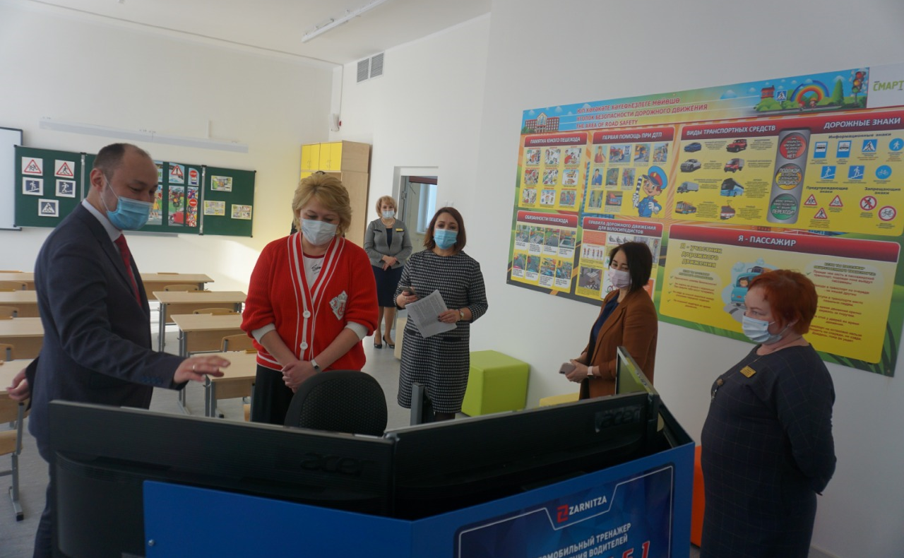 Лилия Гумерова встретилась с учащимися и педагогами Полилингвальной многопрофильной школы в Уфе