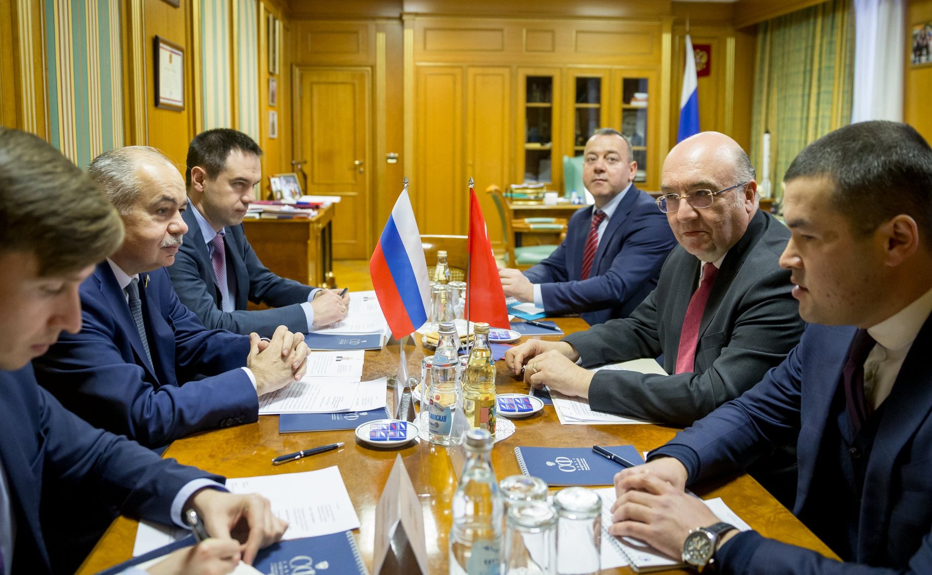 Встреча Ильяса Умаханова с Чрезвычайным и Полномочным Послом Турецкой Республики в РФ Мехметом Самсаром