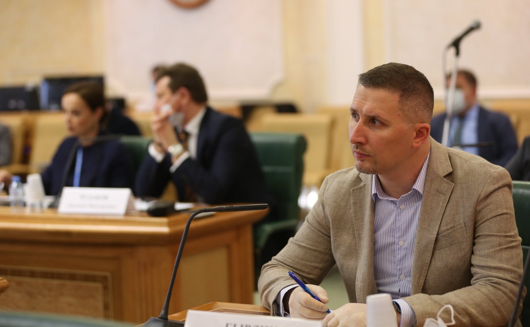 «Круглый стол» на тему «Вопросы законодательного обеспечения интересов России в глобальном и локальном интернет-пространстве»