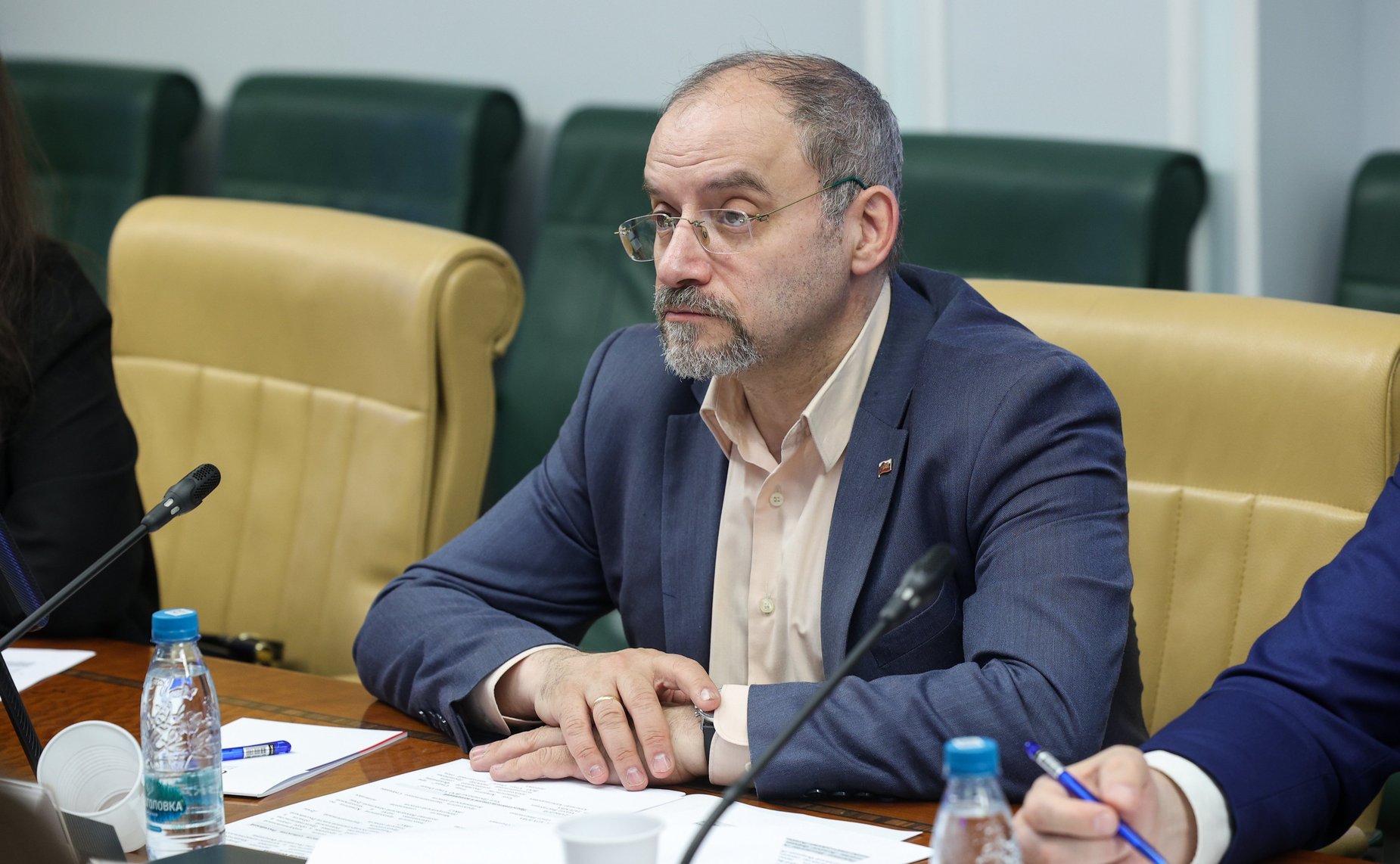 Круглый стол Комитета СФ по социальной политике на тему «О дополнительных мерах поддержки молодых семей в субъектах РФ: законодательный аспект»