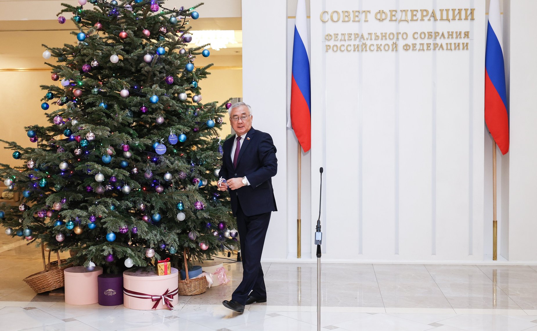 Баир Жамсуев принял участие в акции «Ёлка желаний»