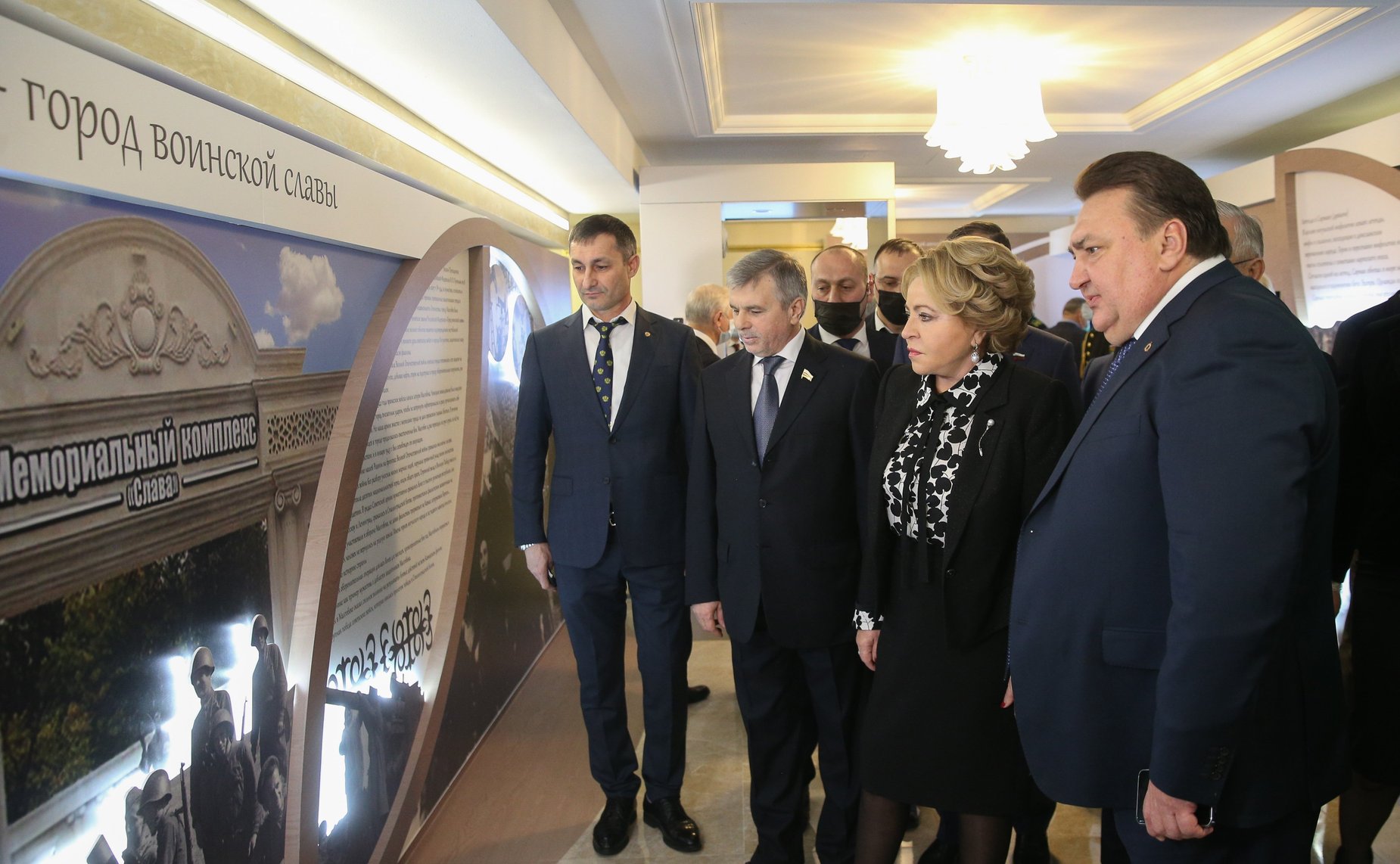 В рамках Дней Республики в Совете Федерации состоялись выставки картин художников Ингушетии, национального костюма современных дизайнеров региона