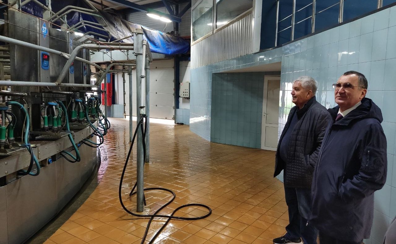 Николай Федоров посетил одно из крупнейших агропредприятий Чувашии