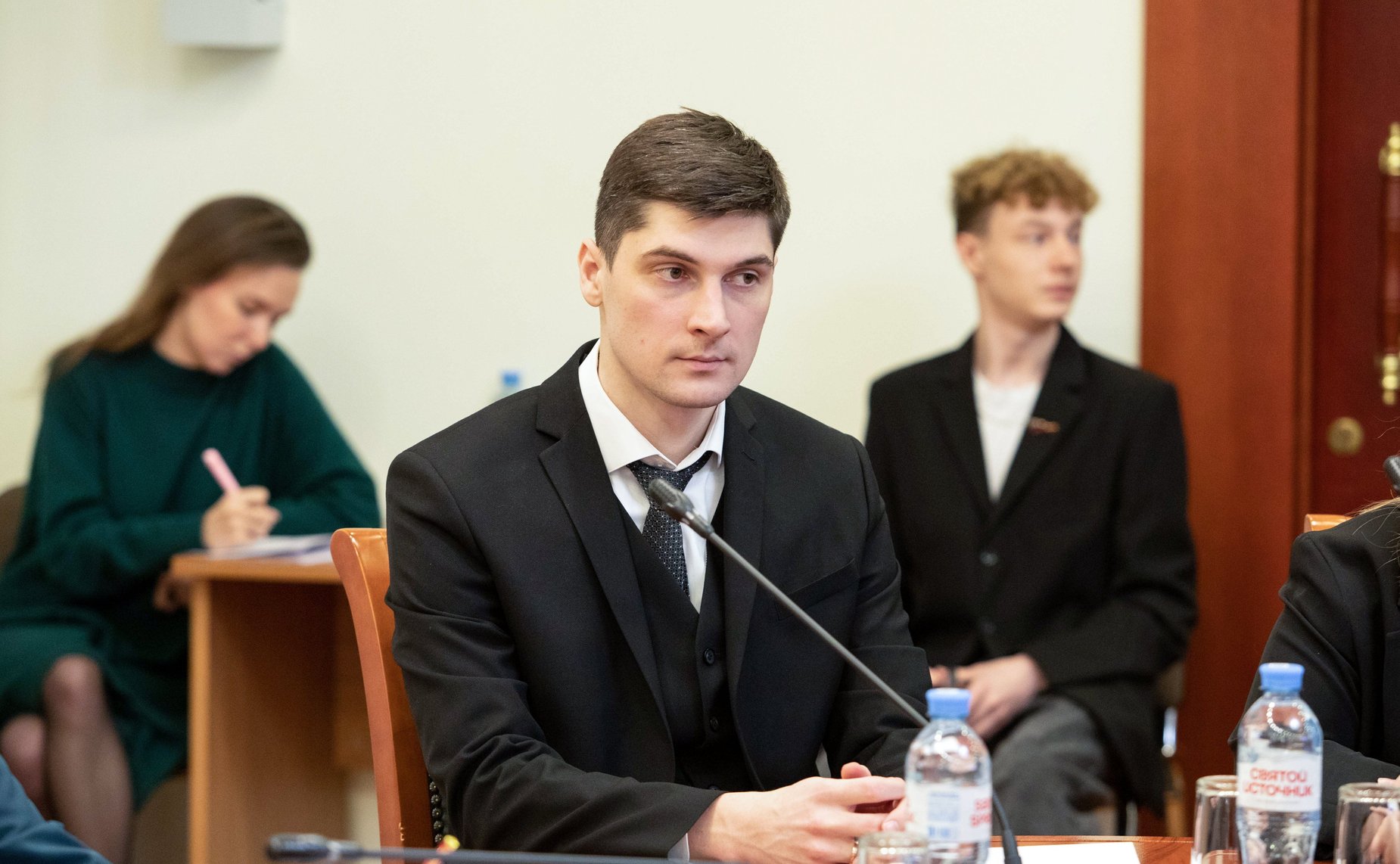 Заседание Дискуссионного клуба Молодежного парламента Вологодской области