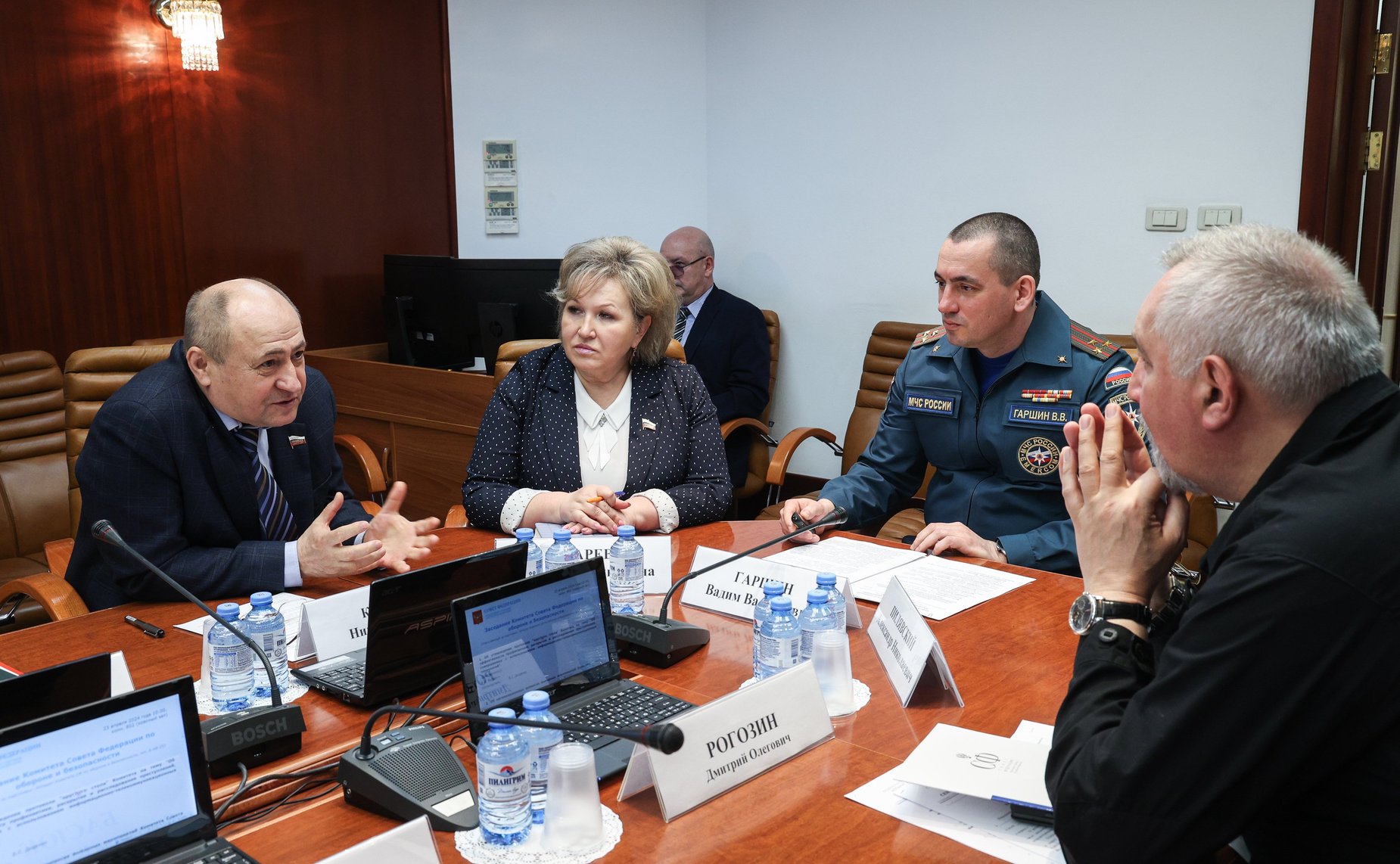 Совещание Комитета СФ по обороне и безопасности «О дополнительных мерах по обеспечению проведения эвакуационных мероприятий при угрозе возникновения или возникновении военных конфликтов и чрезвычайных ситуаций природного и техногенного характера»