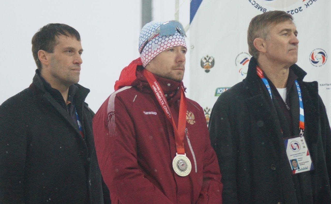 Александр Брыксин и сенатор от Ханты-Мансийского автономного округа – Югры Эдуард Исаков приняли участие в торжественной церемонии награждения победителей Зимних Игр Паралимпийцев «Мы Вместе. Спорт» по биатлону