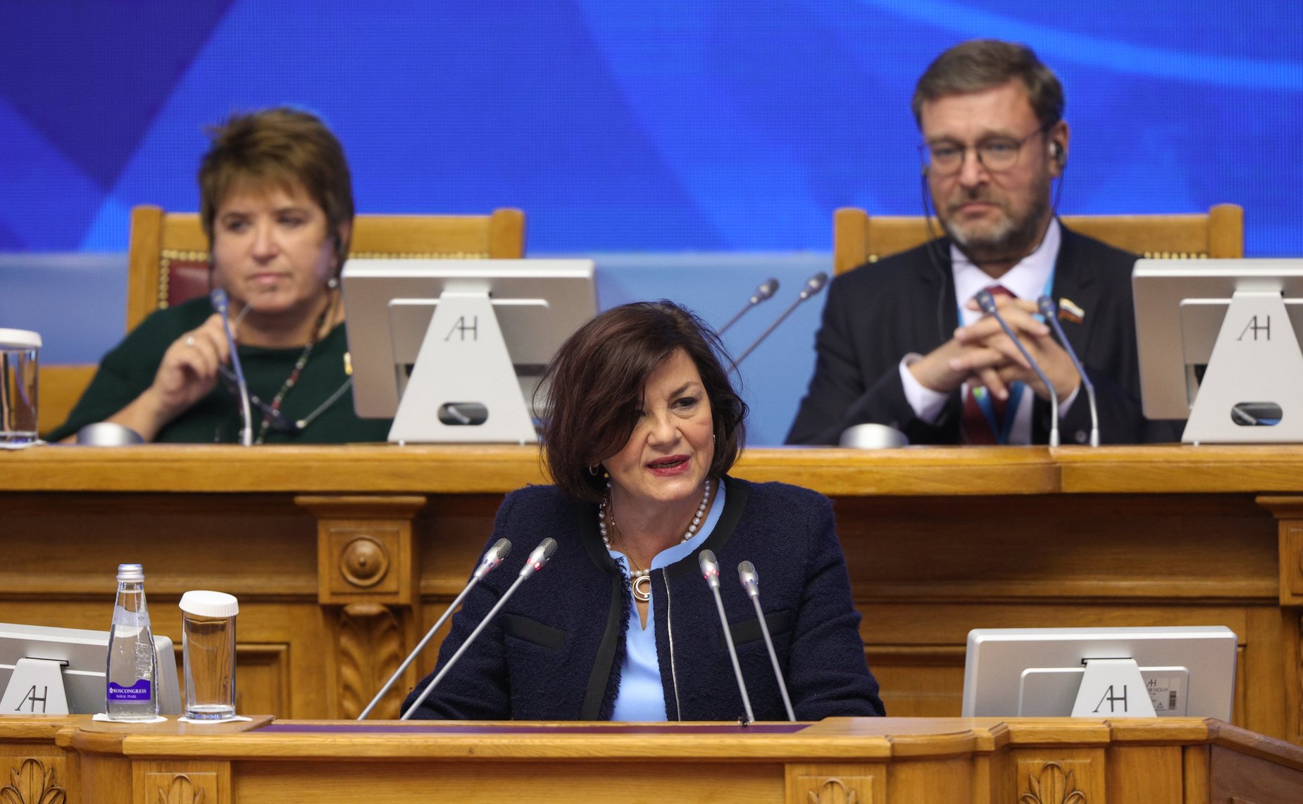 Пленарное заседание – межпарламентского диалога «Миссия женщин в развитии дипломатии мира и доверия»