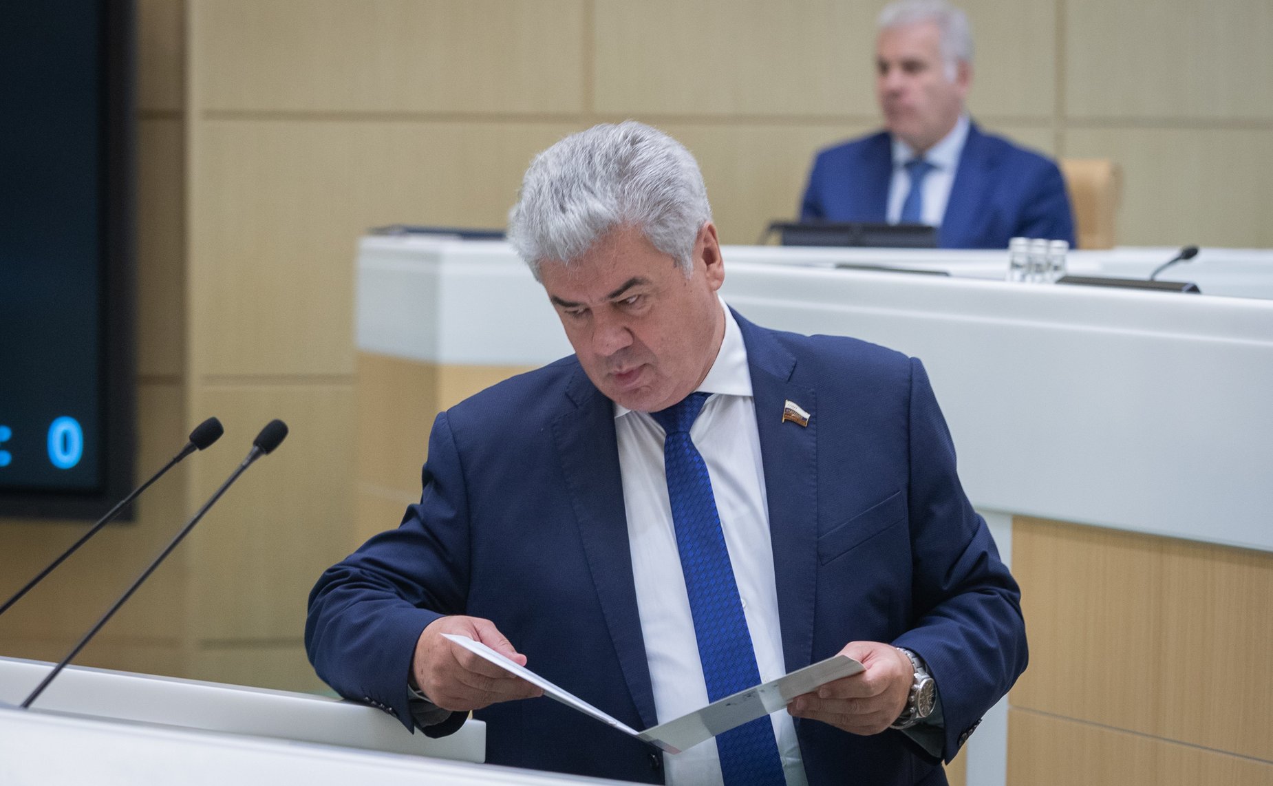 Виктор Бондарев