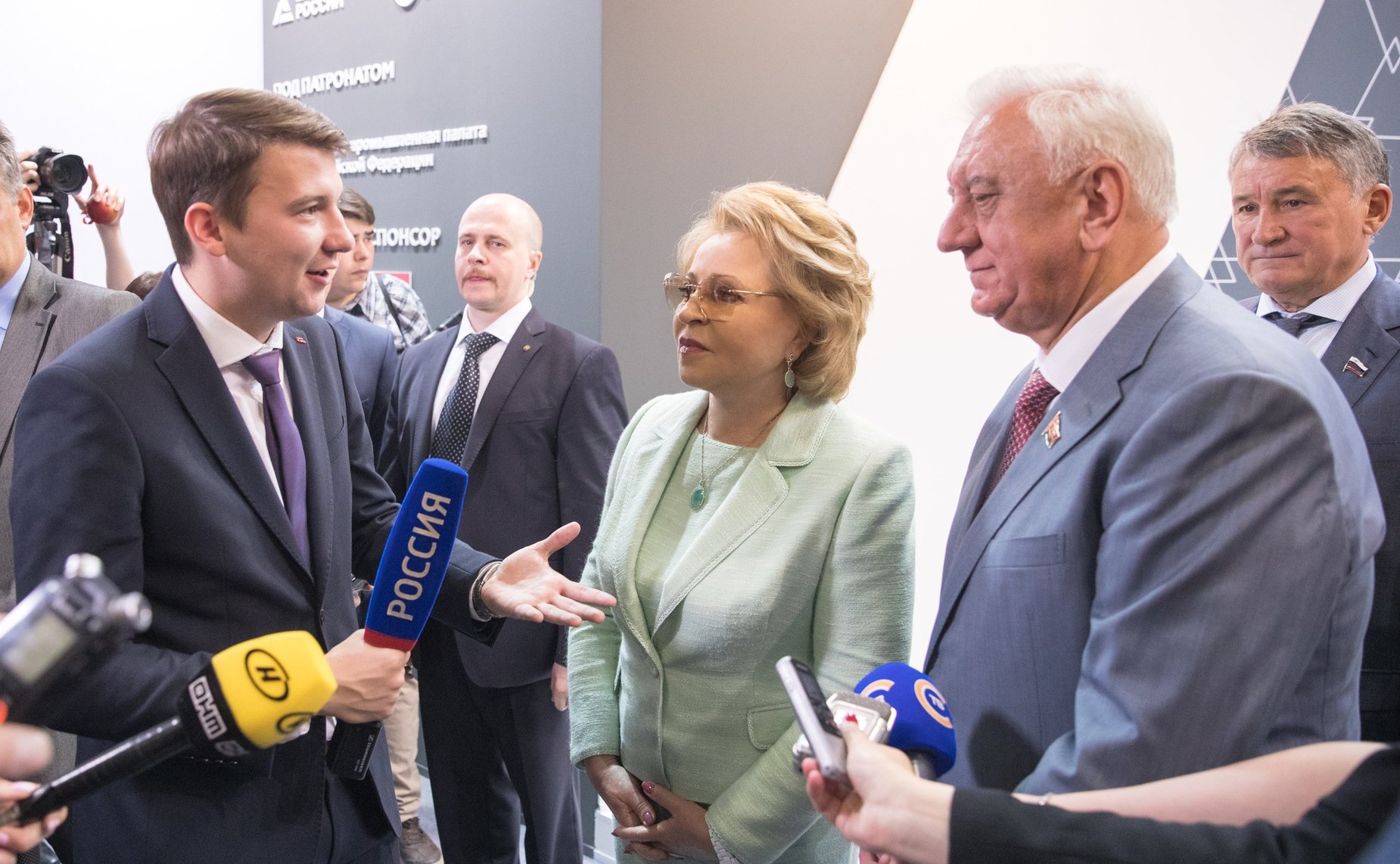 В. Матвиенко и М. Мясникович