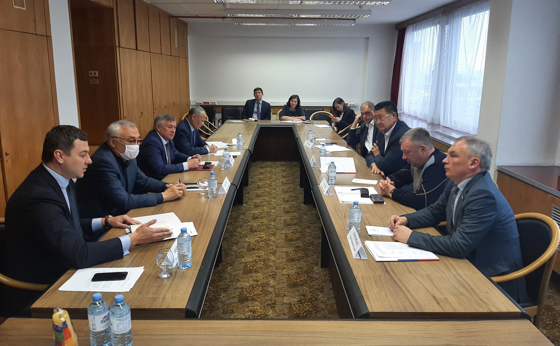 Рабочая встреча Баира Жамсуева с депутатами Государственной Думы, представляющими Забайкальский край в Федеральном Собрании Российской Федерации