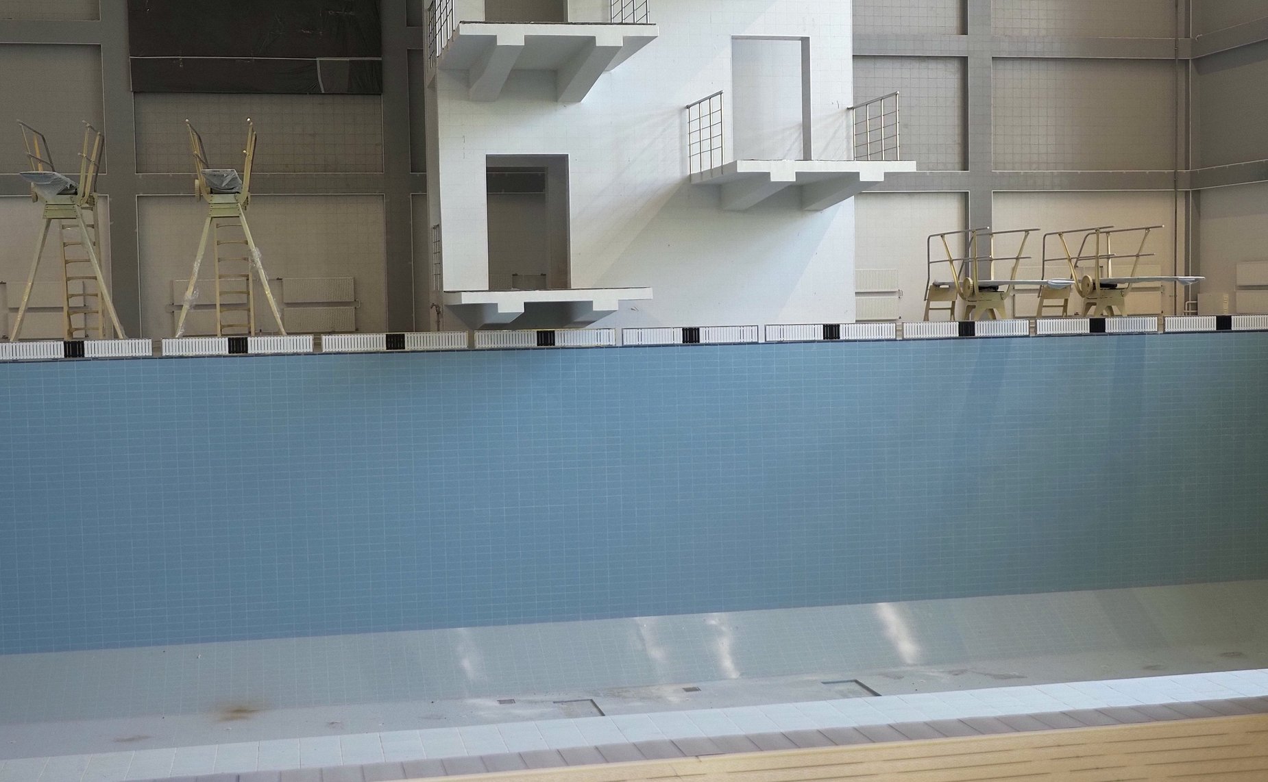 Анатолий Артамонов в Калуге ознакомился с ходом работ во Дворце спорта