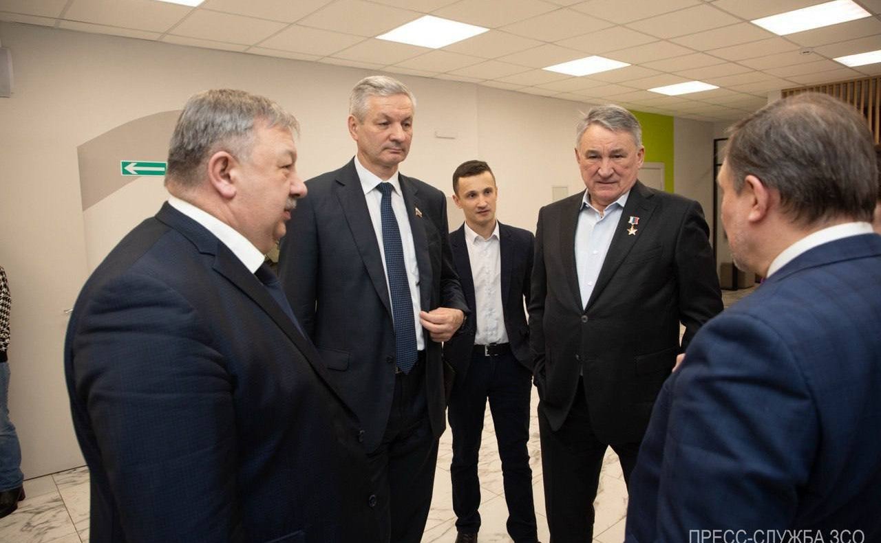 Заместитель Председателя СФ Юрий Воробьев принял участие в первом в 2024 году заседании молодежного дискуссионного клуба