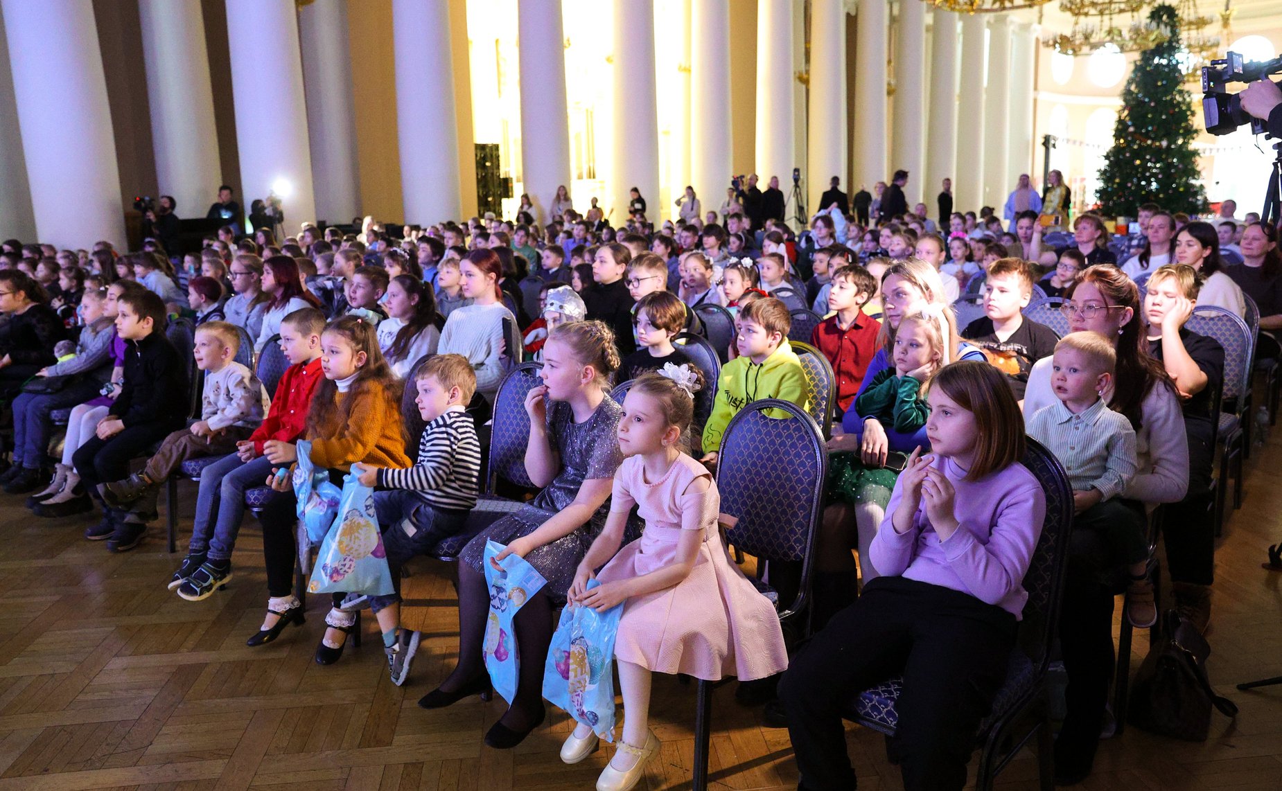 По инициативе Валентины Матвиенко в Таврическом дворце Санкт-Петербурга организована Рождественская елка для детей участников СВО