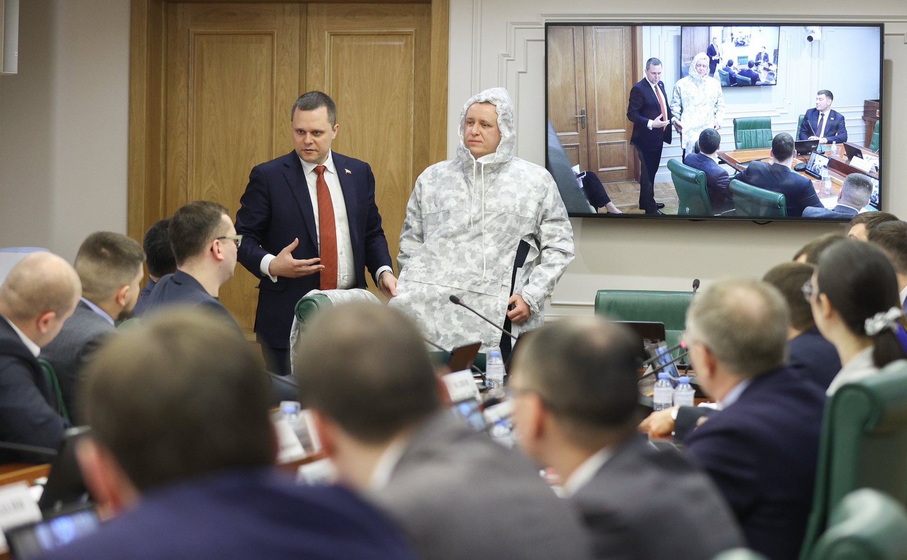 Совместное заседание комитета Палаты молодых законодателей при Комитете СФ по обороне и безопасности и комитета Палаты молодых законодателей при Комитете Совета Федерации по экономической политике