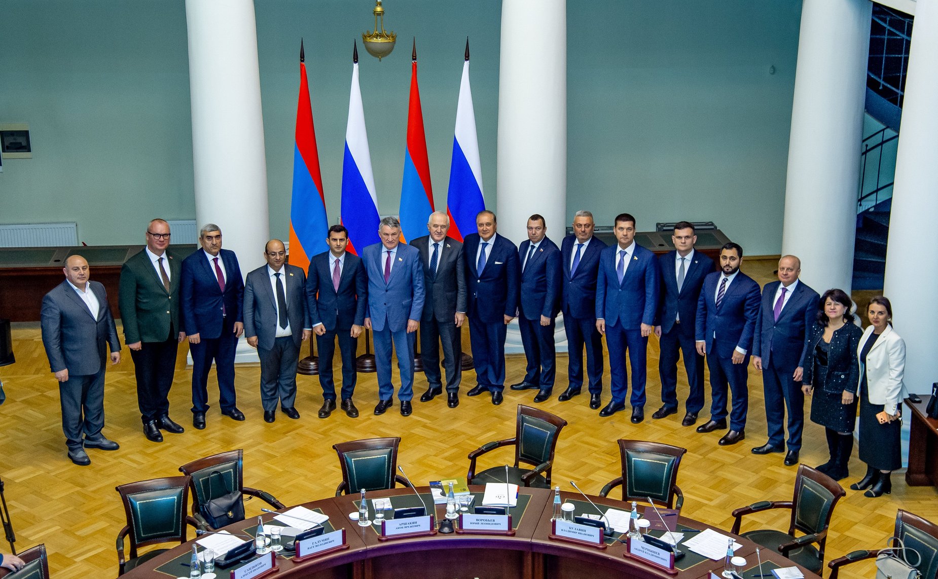 Заместитель Председателя Совета Федерации Юрий Воробьев и заместитель Председателя Национального Собрания Республики Армения Акоб Аршакян провели встречу в Санкт-Петербурге