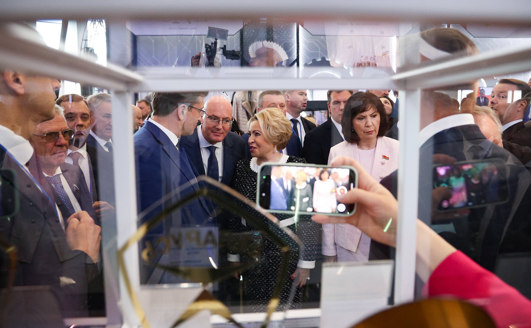 Посещение выставки достижений народного хозяйства регионов России и Беларуси