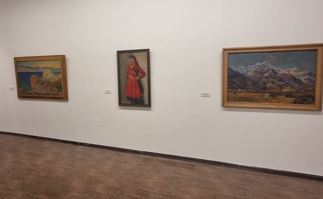 Вячеслав Наговицын принял участие в торжественном открытии выставки «Художники Бурятии. Российская академия художеств»