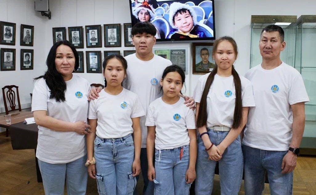 Баир Жамсуев принял участие в первом турнире Героя России Балдана Цыдыпова по бурятской народной игре «Шагай наадан», посвященный Году семьи в России