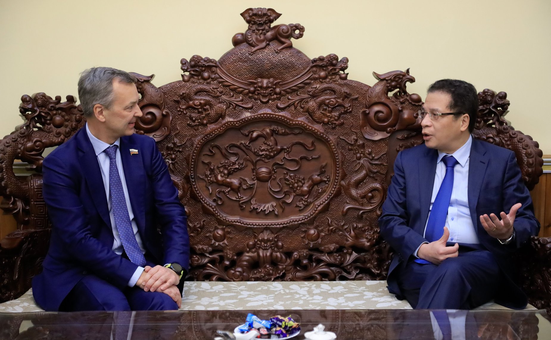 Андрей Яцкин и Константин Косачев провели рабочую встречу с Чрезвычайным и Полномочным Послом СРВ в Российской Федерации Данг Минь Кхоем