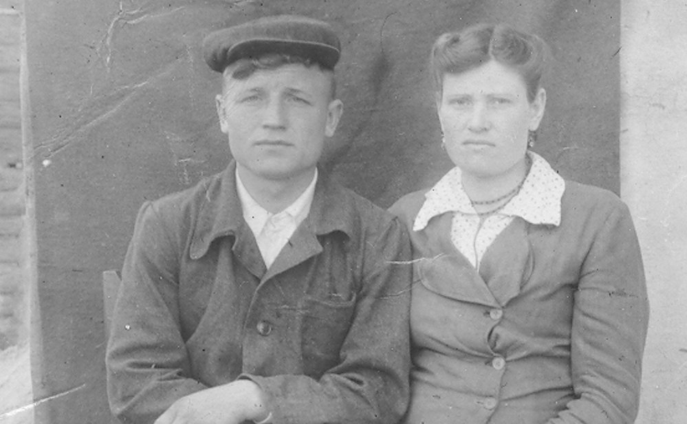 Макаровы Николай Иванович и Анна. Дедушка и бабушка сотрудницы Аппарата СФ Елены Сиволап