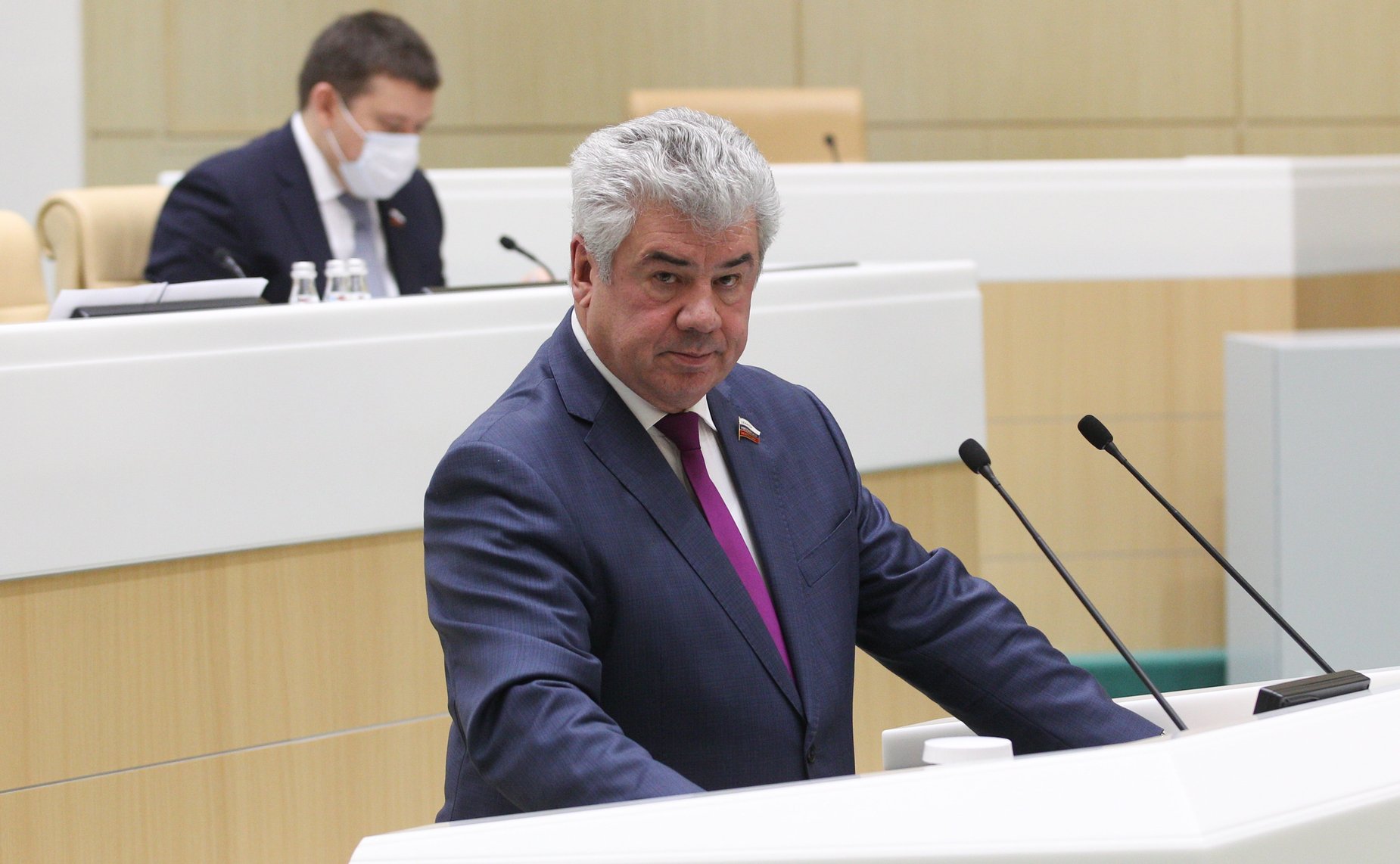 Виктор Бондарев