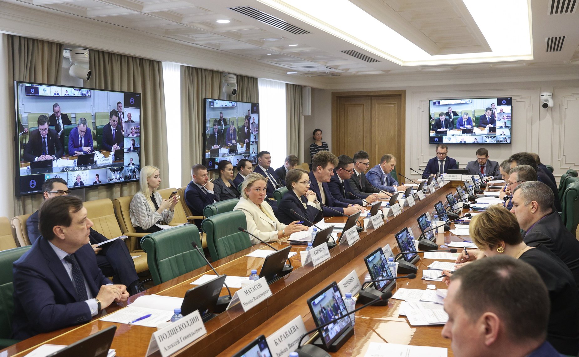 Круглый стол Комитета СФ по экономической политике на тему «Транспорт и логистика в условиях новой экономической реальности»