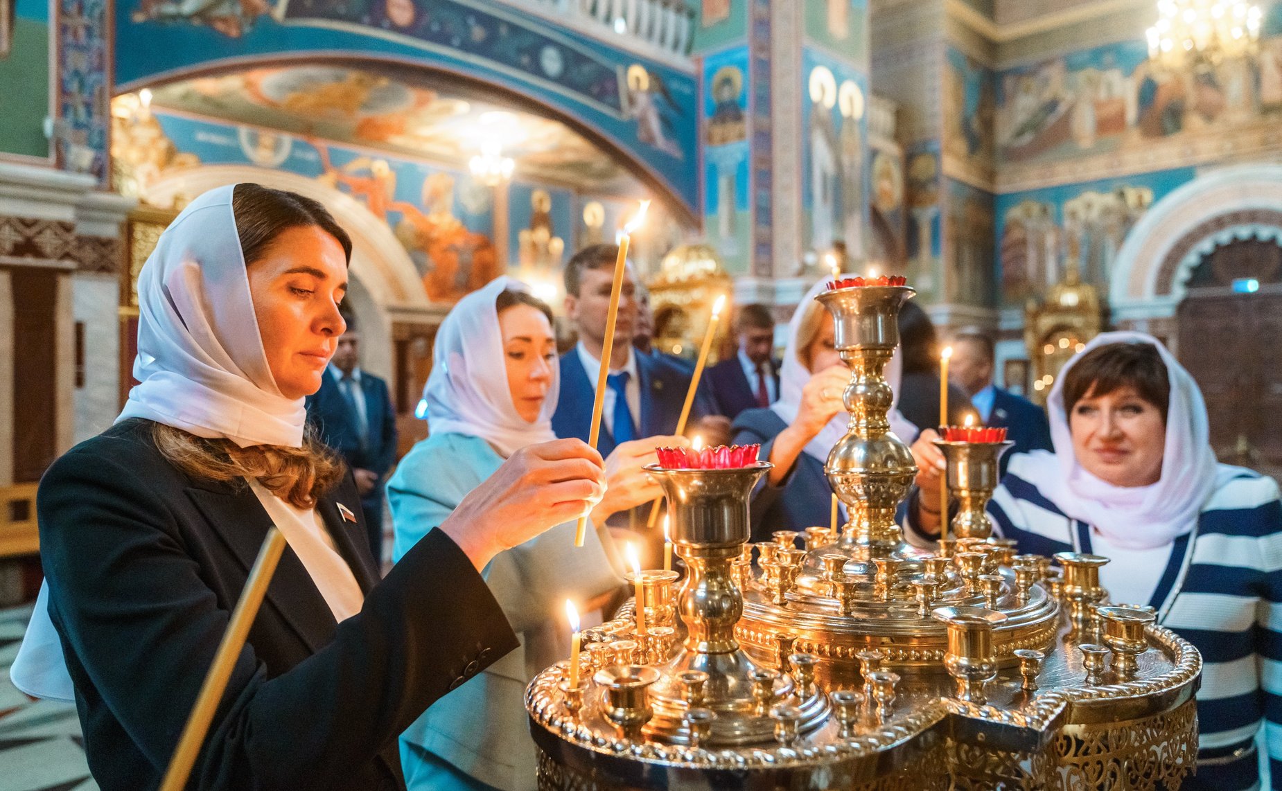 В рамках выездного заседания Комиссии СФ по развитию креативных (творческих) индустрий и народных художественных промыслов в России сенаторы посетили культурно-просветительные и социальные объекты