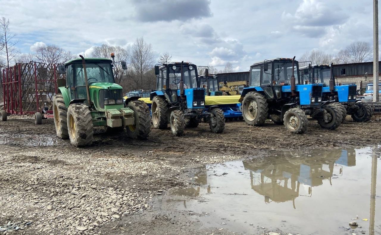 Андрей Базилевский в рамках поездки в регион проконтролировал ход весенних полевых работ в районе имени Лазо