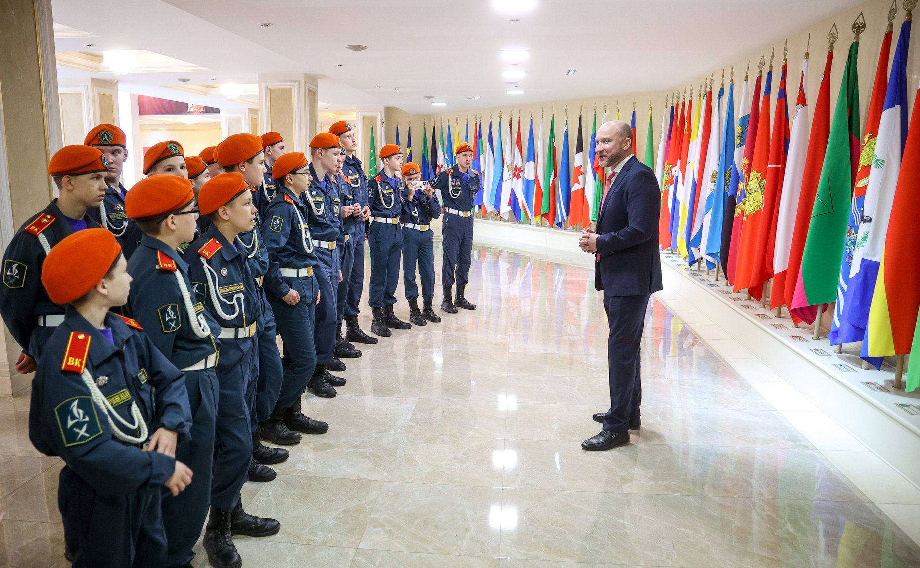 Встреча заместителя Председателя Совета Федерации Юрия Воробьева с кадетами Образовательного центра-кадетской школы «Корабелы Прионежья»