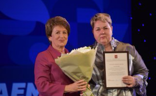 Екатерина Алтабаева вместе с представителями исполнительной и законодательной власти города поздравила педагогов и студентов