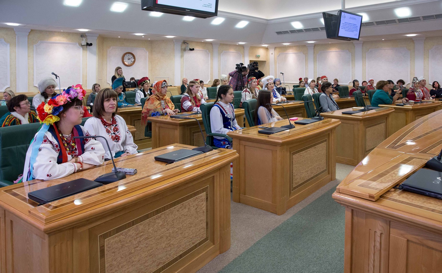 Встреча В. Маркова с участниками Всероссийского мастер-класса учителей родного, в том числе русского языка
