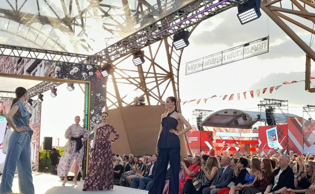 Маргарита Павлова приняла участие в стартовом этапе полумарафона — «Парижской миле»