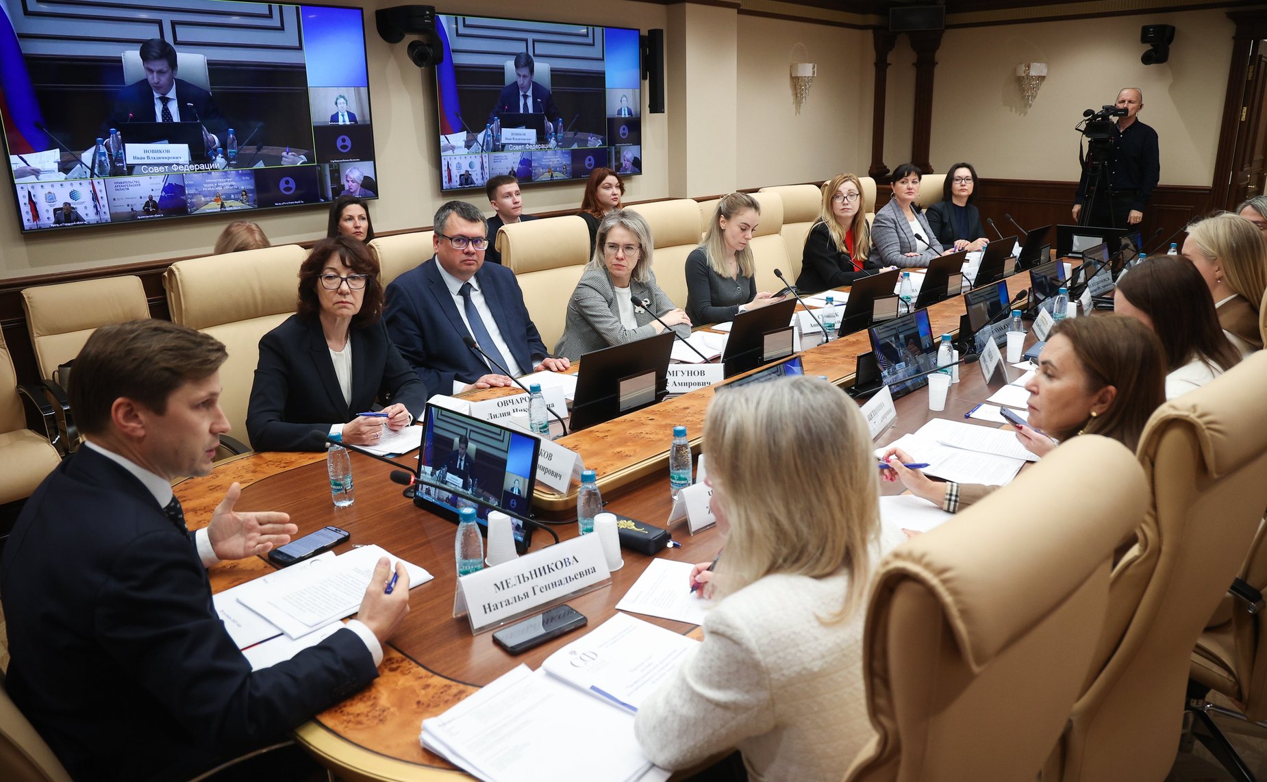 Круглый стол Комитета Совета Федерации по социальной политике «Профессиональное долголетие: востребованность старшего поколения на рынке труда»