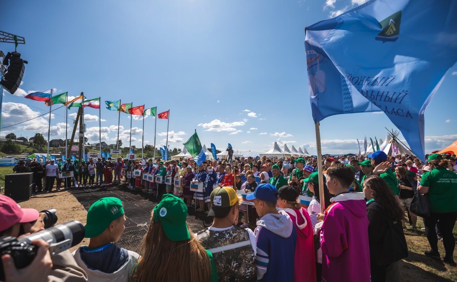 Александр Новьюхов посетил этнофестиваль «Югорские обласа»