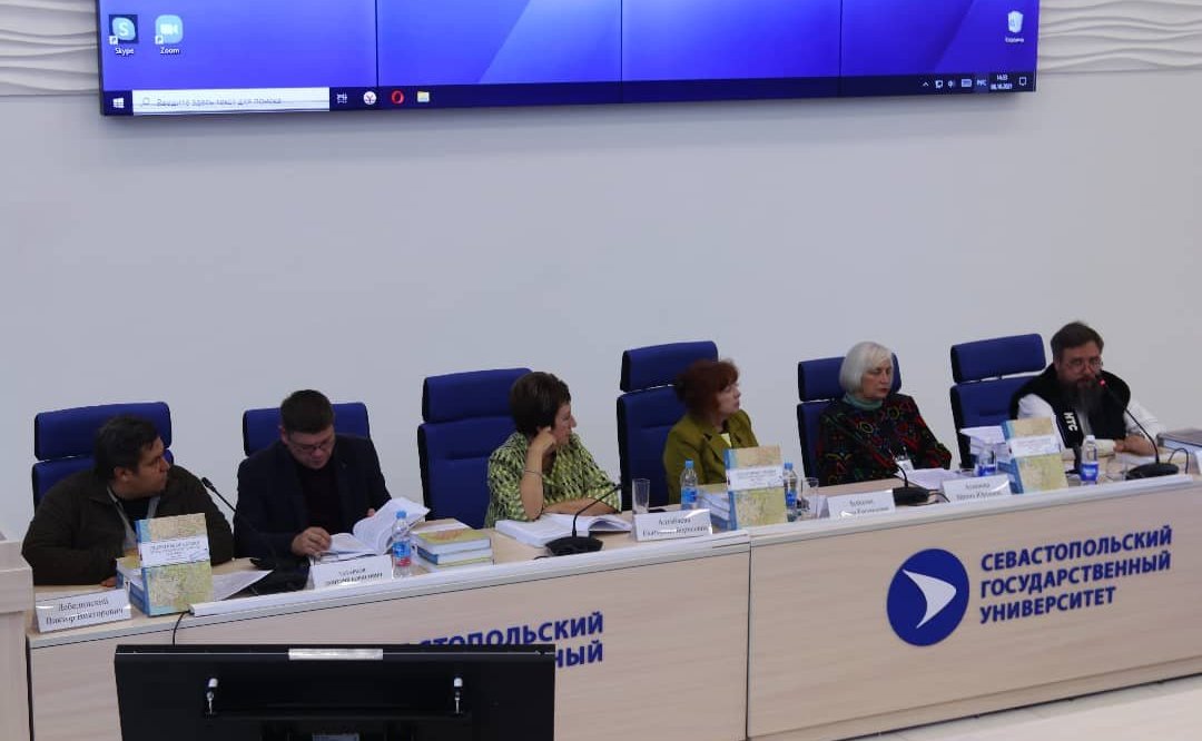 Екатерина Алтабаева в ходе работы в регионе приняла участие в семинаре, посвященном 80-летию начала героической обороны Севастополя 1941–1942 годов