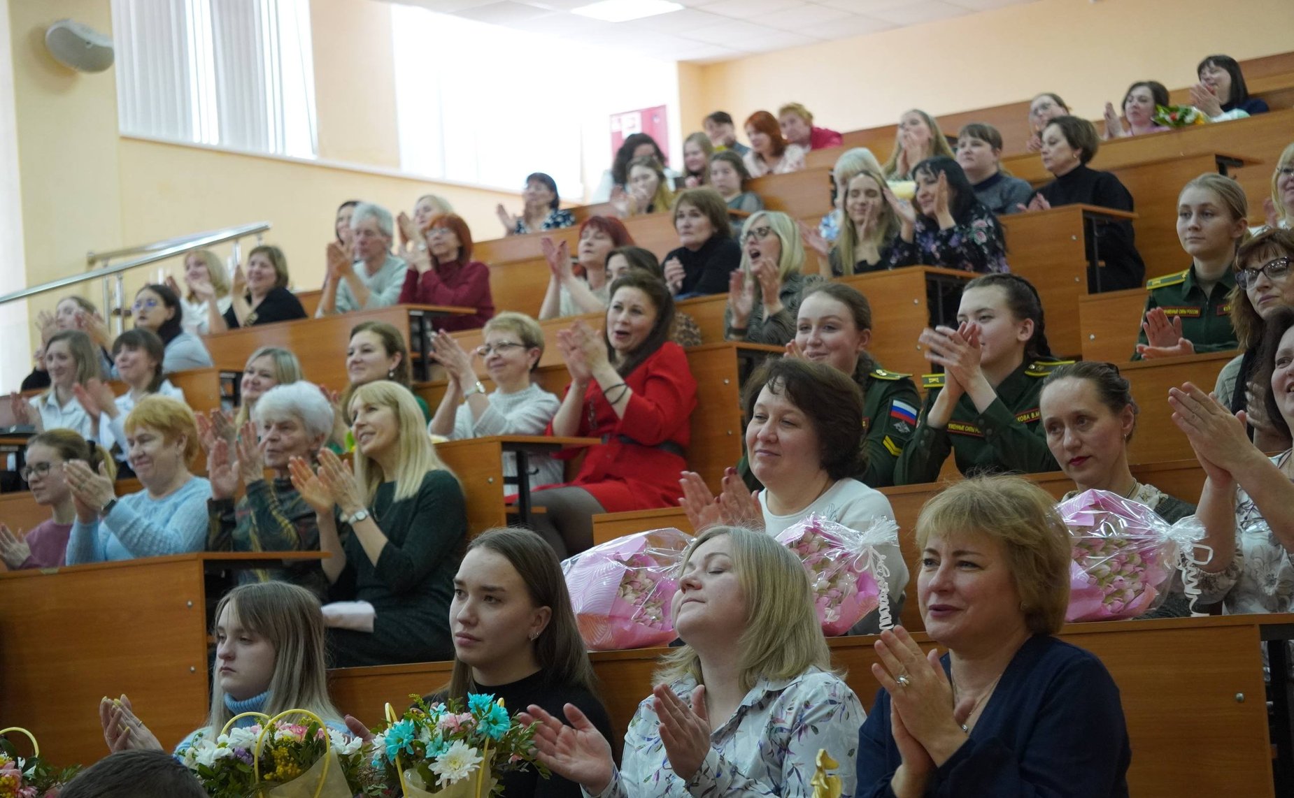 Светлана Кириллова приняла участие в чествовании женщин – участниц СВО, жён бойцов, добровольцев, медиков и волонтёров в Костроме