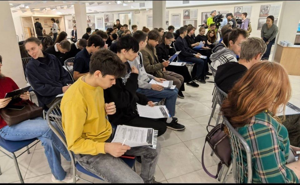 Екатерина Алтабаева приняла участие в региональном этапе Всероссийской культурно-просветительской акции «Большой этнографический диктант» в качестве ведущего — лектора