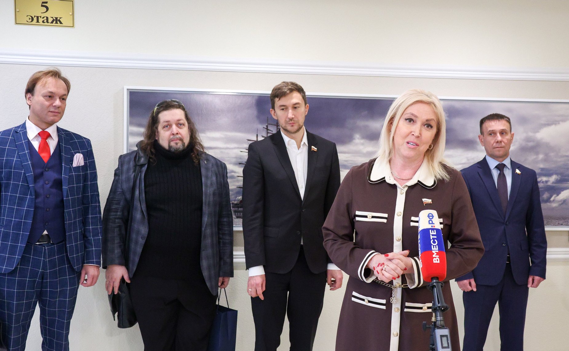 Церемония открытия выставки живописи А. Буртасенкова «Под Русским небом Крыма»