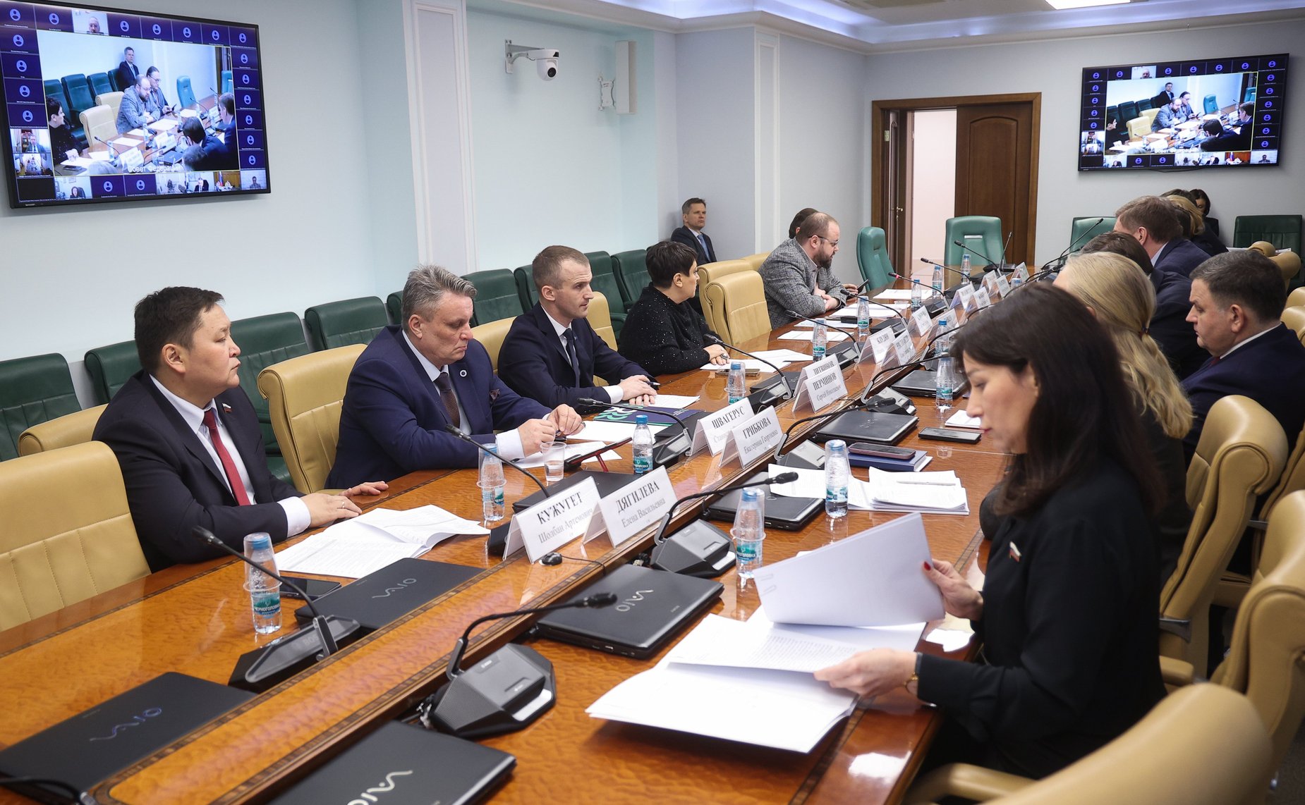 Круглый стол Комитета Совета Федерации по экономической политике совместно с Комитетом Совета Федерации по социальной политике «О совершенствовании условий ведения предпринимательской деятельности в Российской Федерации»