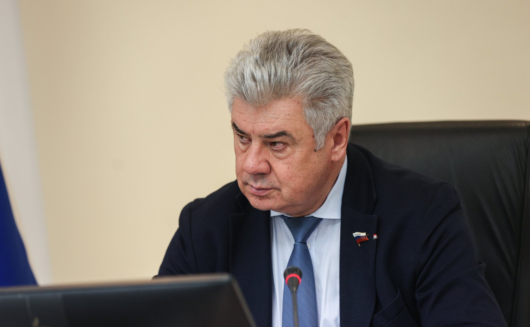 Виктор Бондарев