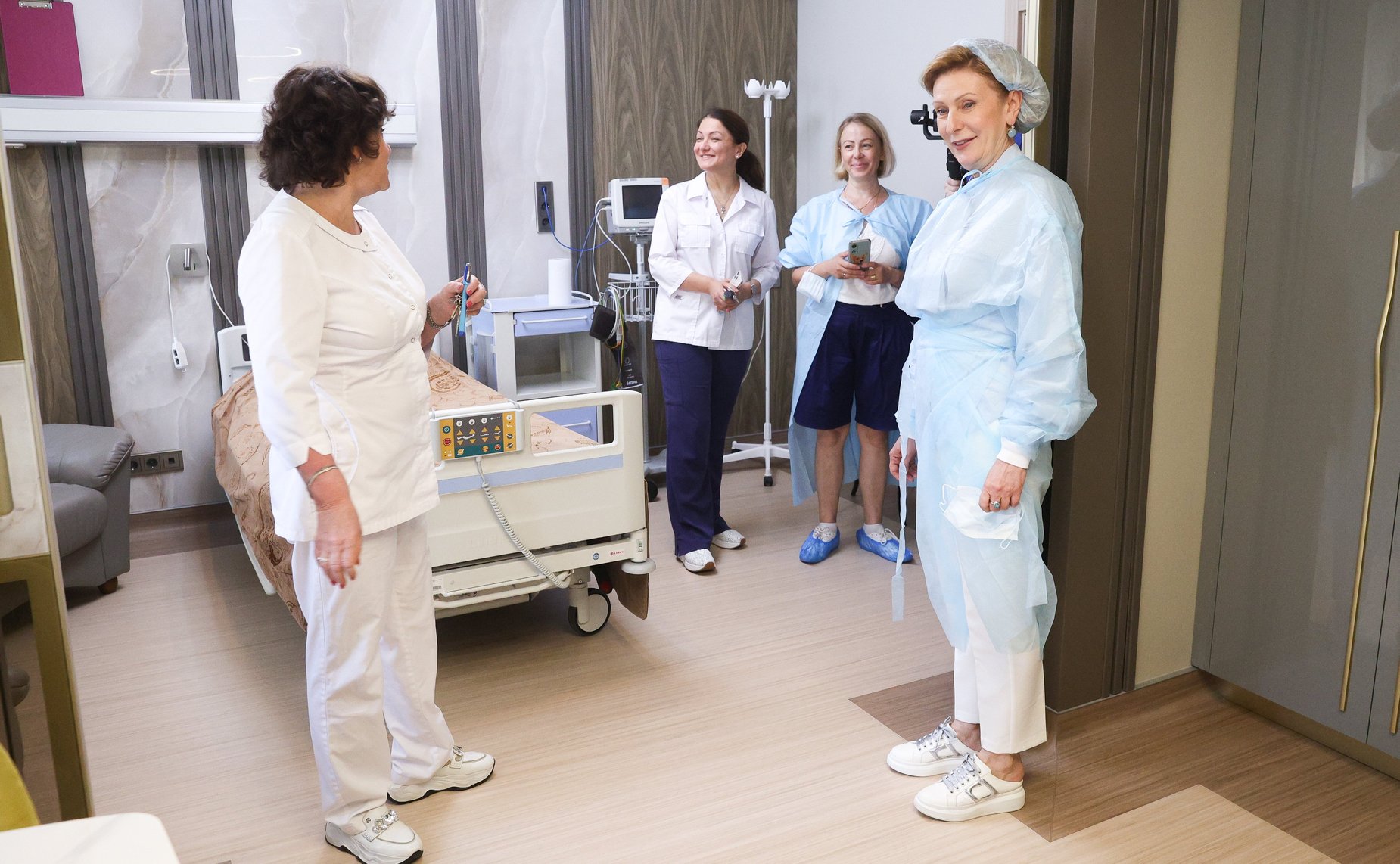 Заместитель Председателя Совета Федерации Инна Святенко посетила отделения ФГБУ «НМИЦ ССХ им. А.Н. Бакулева» Минздрава России