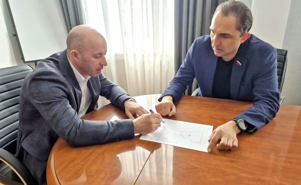 Андрей Хапочкин принял участие в совещании в Долинском районе