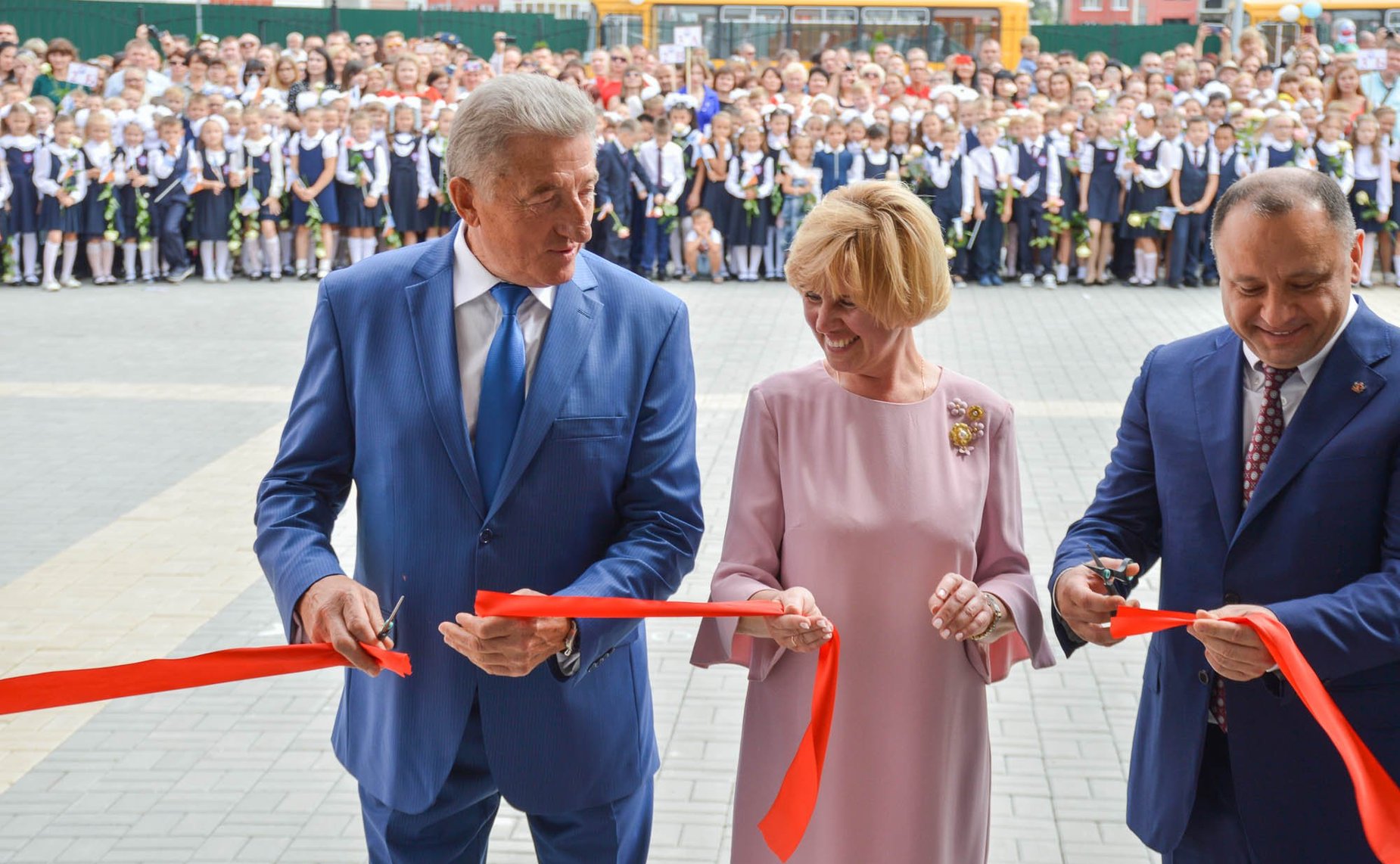 Сергей Лукин в День знаний принял участие в открытии в регионе двух школ, построенных в рамках реализации нацпроектов