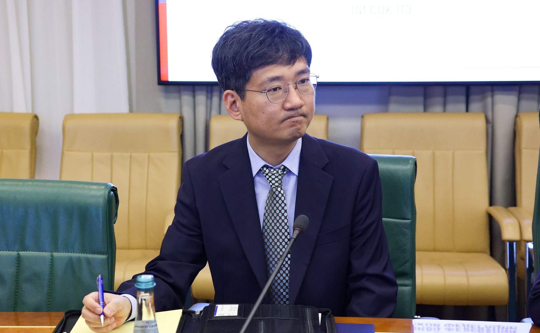 Встреча председателя Комитета Совета Федерации по международным делам Григория Карасина с Чрезвычайным и Полномочным Послом Республики Корея в Российской Федерации