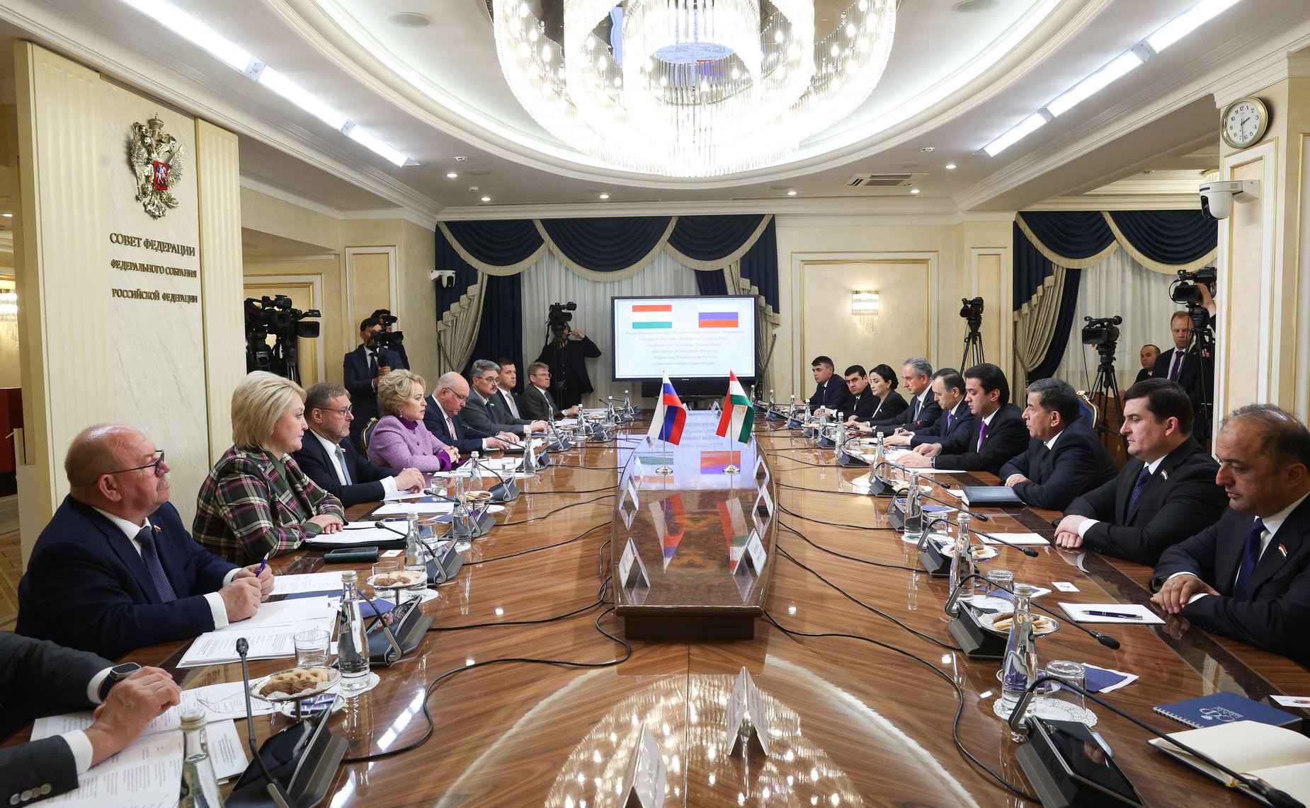 Валентина Матвиенко обсудила с Председателем Маджлиси милли Маджлиси Оли Республики Таджикистан Рустами Эмомали