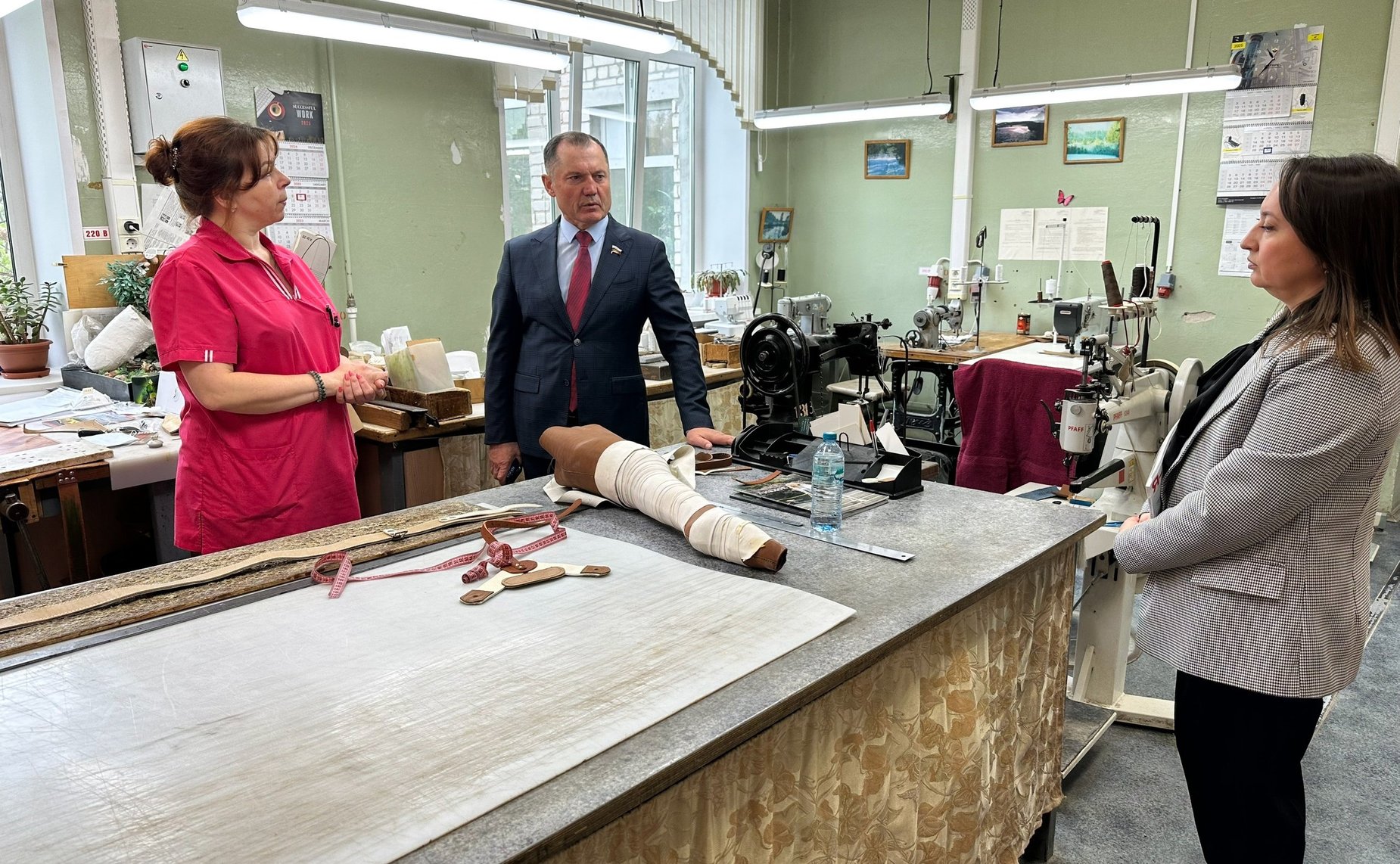 Игорь Мурог оценил в Рязанской области производство протезных изделий для участников специальной военной операции