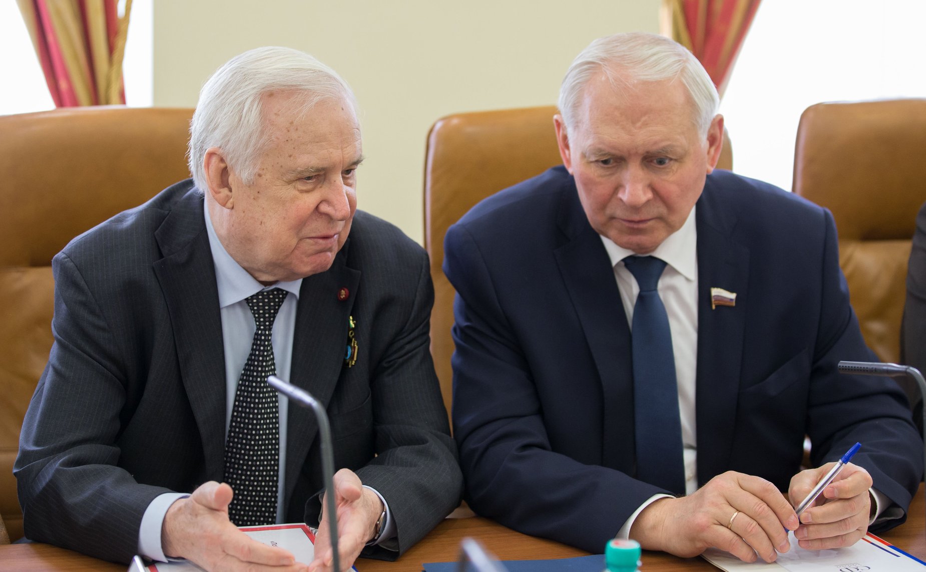 В. Рыжков и Н. Тихомиров на заседании Комитета по федеративному устройству, региональной политике, местному самоуправлению и делам Севера