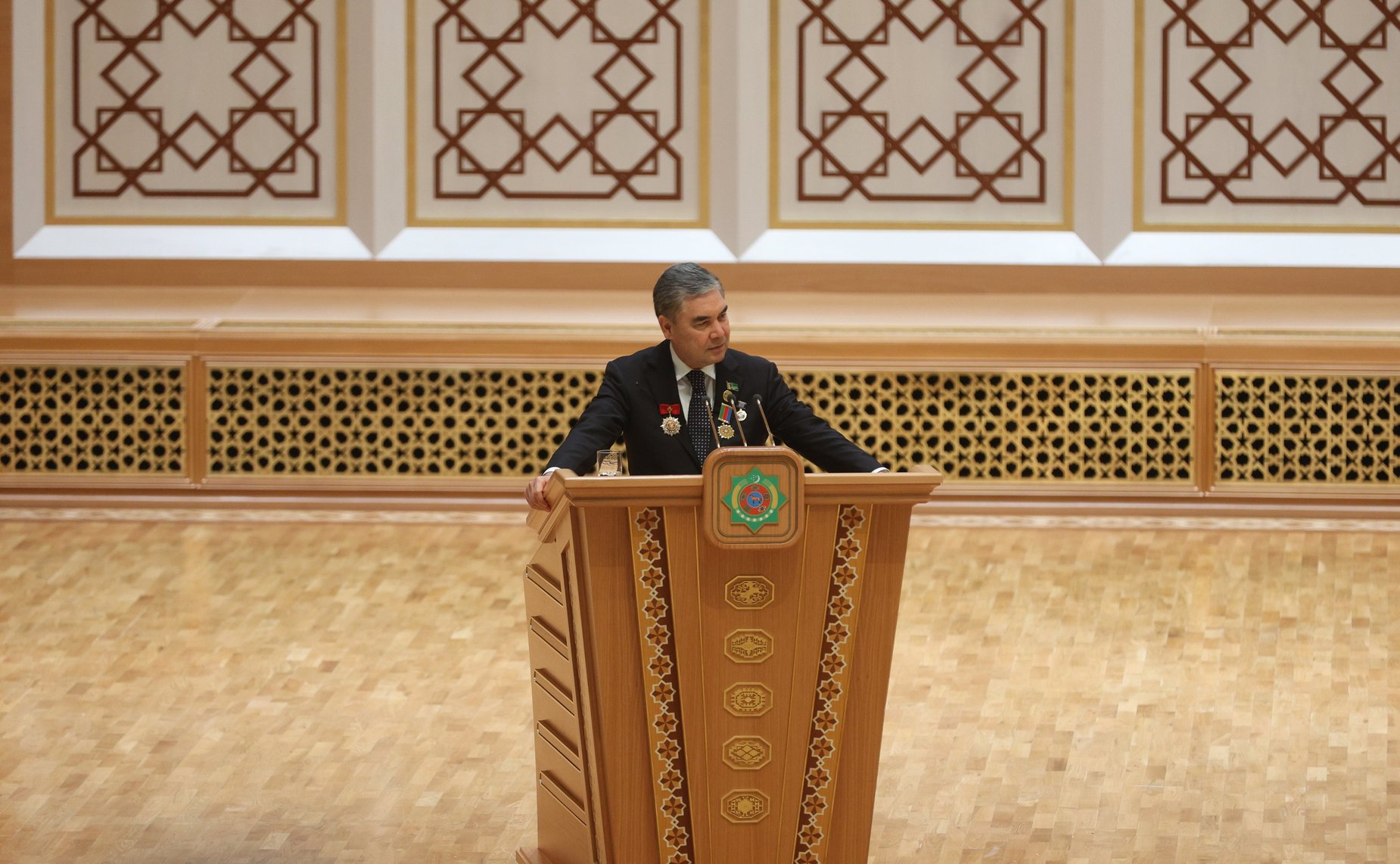 Церемония награждения орденами и медалями