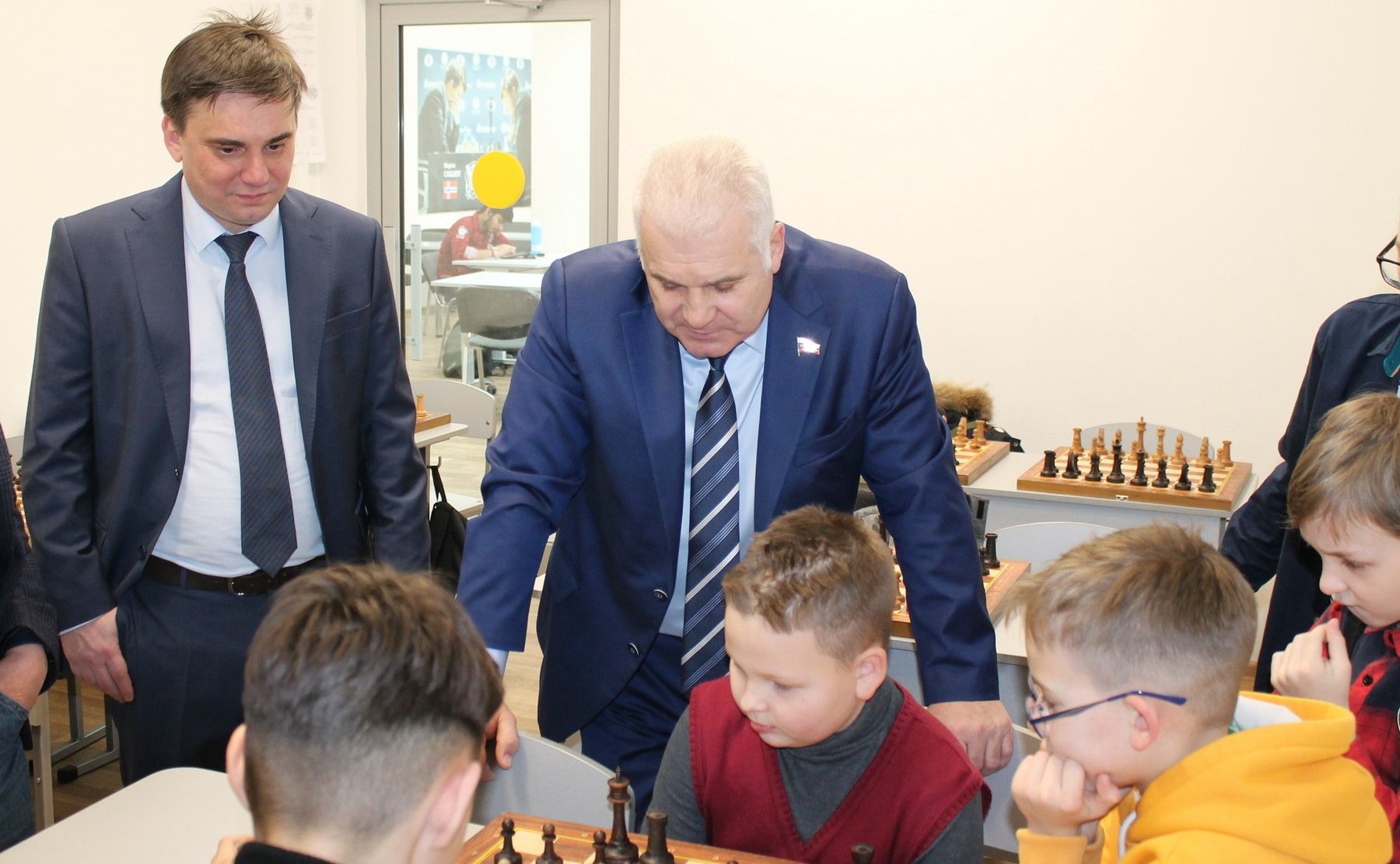 Сергей Мартынов встретился с руководителями и учениками Шахматной школы Сергея Карякина в Йошкар-Оле